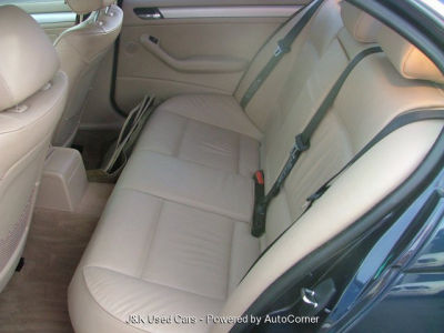 2004 BMW 330  xi