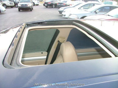 2004 BMW 330  xi