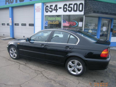 2005 BMW 330  xi