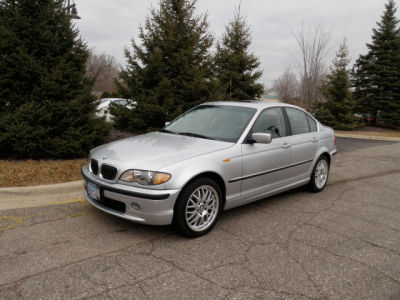 2002 BMW 330  xi