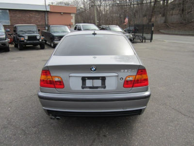 2004 BMW 330  xi
