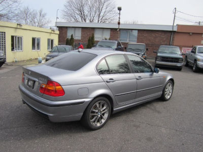 2004 BMW 330  xi