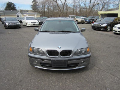 2004 BMW 330  xi
