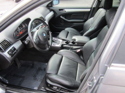 2004 BMW 330  xi