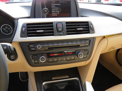 2012 BMW 328 i
