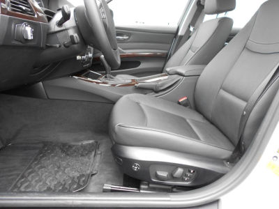 2011 BMW 328  i xDrive