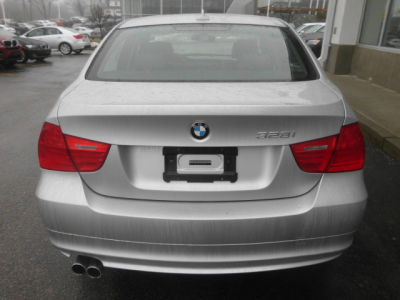 2011 BMW 328  i xDrive