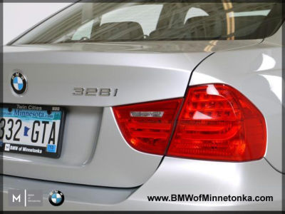 2011 BMW 328  i xDrive