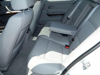 2010 BMW 328 i