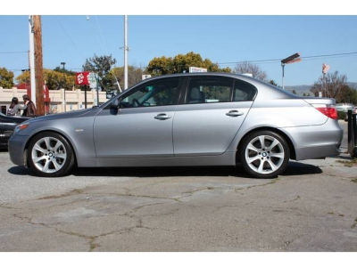 2005 BMW 545  i