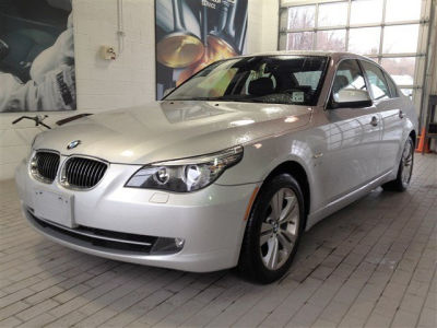 2010 BMW 528  i xDrive