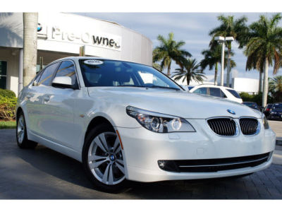 2010 BMW 528  i