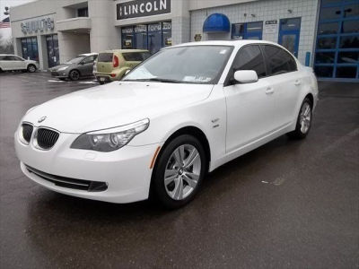 2010 BMW 528  i xDrive