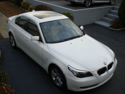 2010 BMW 528  i