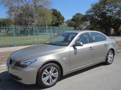 2010 BMW 528  i xDrive