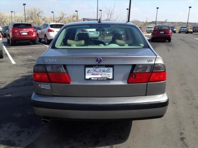 2001 Saab 9-5  Base