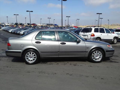 2001 Saab 9-5  Base