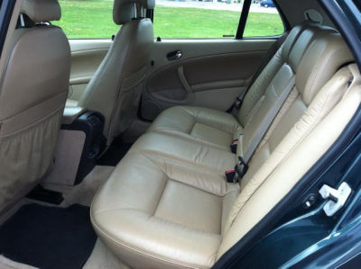 2000 Saab 9-5  Base