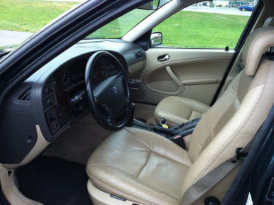 2000 Saab 9-5  Base