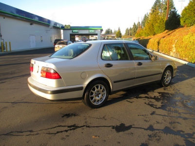 2001 Saab 9-5  Base