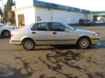 2001 Saab 9-5  Base
