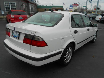 2001 Saab 9-5  Base