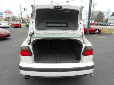 2001 Saab 9-5  Base