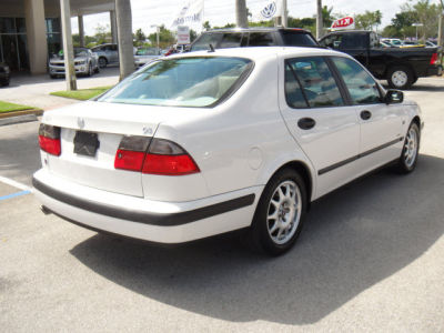 2001 Saab 9-5  Base