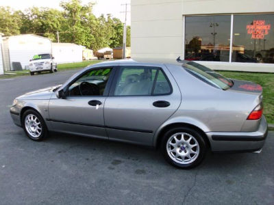 2001 Saab 9-5  Base