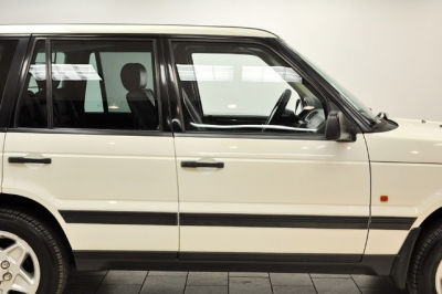 1999 Saab 9-5  SE V6 -
   Cars.com </title>
   <meta name="title" content="1999 Saab 9-5  SE V6 - Cars.com"/>
   <meta name="description" content="Listed on Cars.com