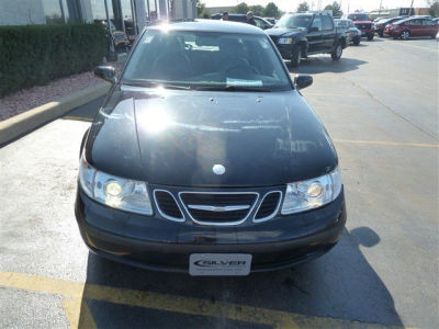 2004 Saab 9-5  Arc -
   Cars.com </title>
   <meta name="title" content="2004 Saab 9-5  Arc - Cars.com"/>
   <meta name="description" content="Listed on Cars.com