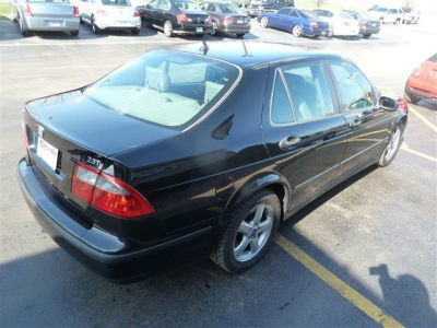 2004 Saab 9-5  Arc -
   Cars.com </title>
   <meta name="title" content="2004 Saab 9-5  Arc - Cars.com"/>
   <meta name="description" content="Listed on Cars.com