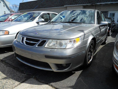 2004 Saab 9-5  Aero -
   Cars.com </title>
   <meta name="title" content="2004 Saab 9-5  Aero - Cars.com"/>
   <meta name="description" content="Listed on Cars.com