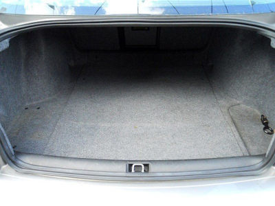 2004 Saab 9-5  Aero -
   Cars.com </title>
   <meta name="title" content="2004 Saab 9-5  Aero - Cars.com"/>
   <meta name="description" content="Listed on Cars.com