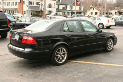 2003 Saab 9-5  Aero -
   Cars.com </title>
   <meta name="title" content="2003 Saab 9-5  Aero - Cars.com"/>
   <meta name="description" content="Listed on Cars.com