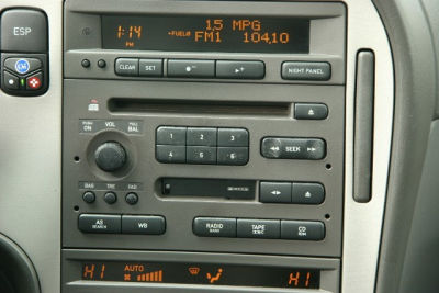 2003 Saab 9-5  Aero -
   Cars.com </title>
   <meta name="title" content="2003 Saab 9-5  Aero - Cars.com"/>
   <meta name="description" content="Listed on Cars.com