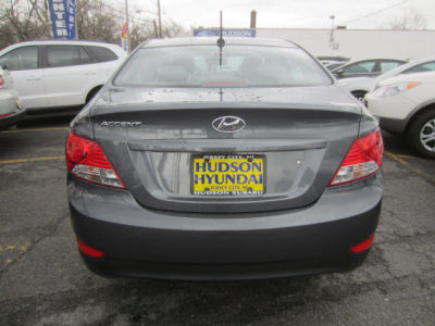 2013 Hyundai Accent  GLS
