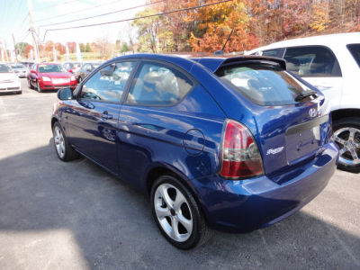 2011 Hyundai Accent  SE