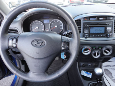 2011 Hyundai Accent  SE