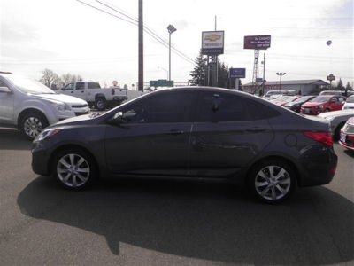 2012 Hyundai Accent  GLS