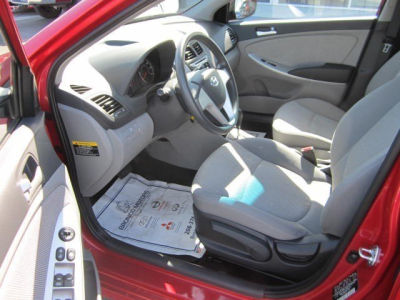 2013 Hyundai Accent  GLS