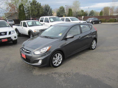 2012 Hyundai Accent  SE