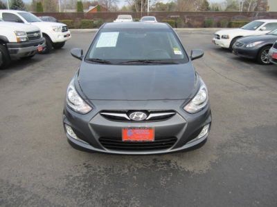 2012 Hyundai Accent  SE