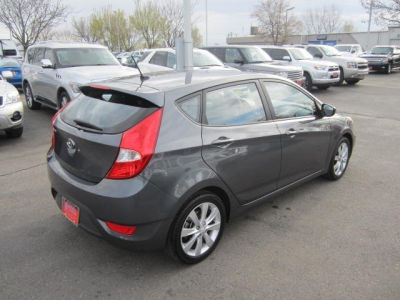 2012 Hyundai Accent  SE