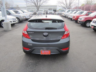 2012 Hyundai Accent  SE
