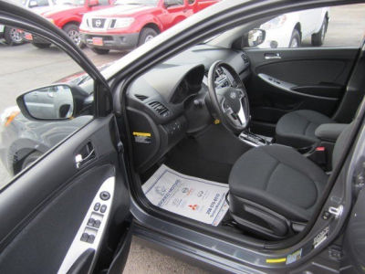 2012 Hyundai Accent  SE