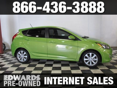 2013 Hyundai Accent  SE