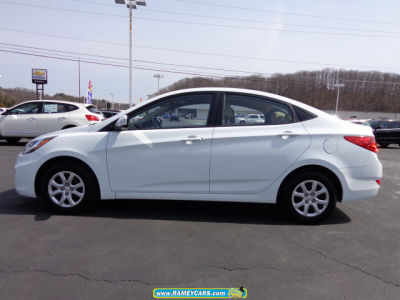 2013 Hyundai Accent  GLS