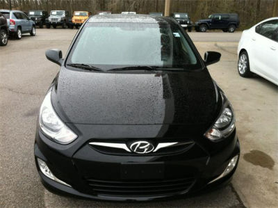 2012 Hyundai Accent  SE