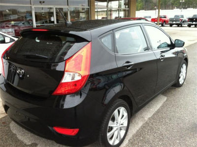 2012 Hyundai Accent  SE